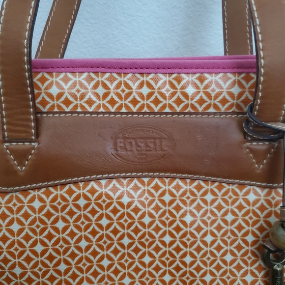 Fossil PVS Canvas Tote Bag. - Picture 3 of 16